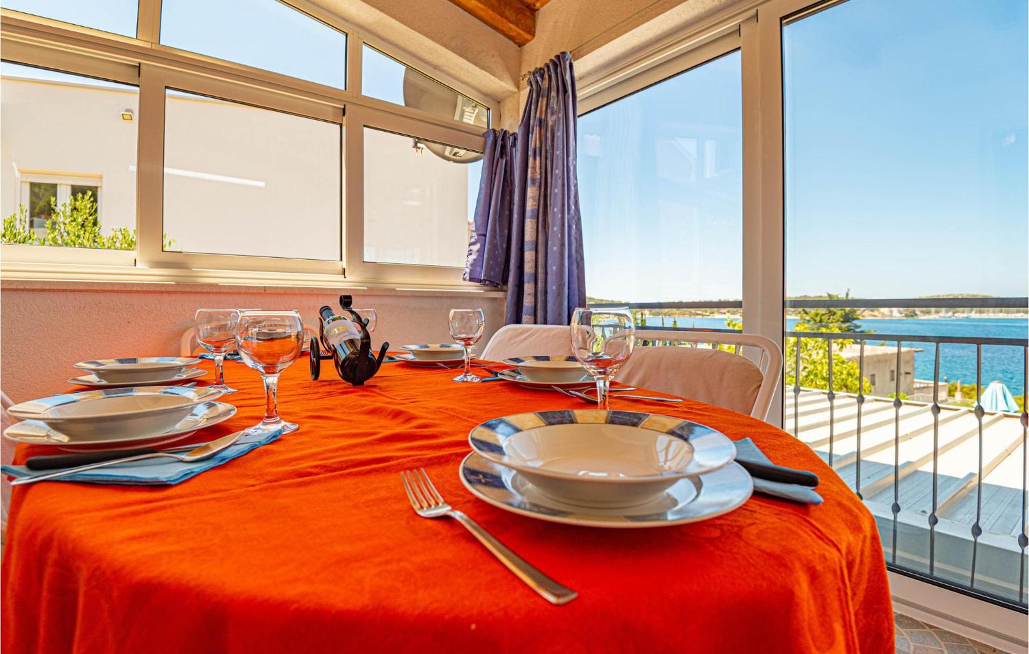 Nice Home In Zatoglav With House Sea View Podglavica Zewnętrze zdjęcie